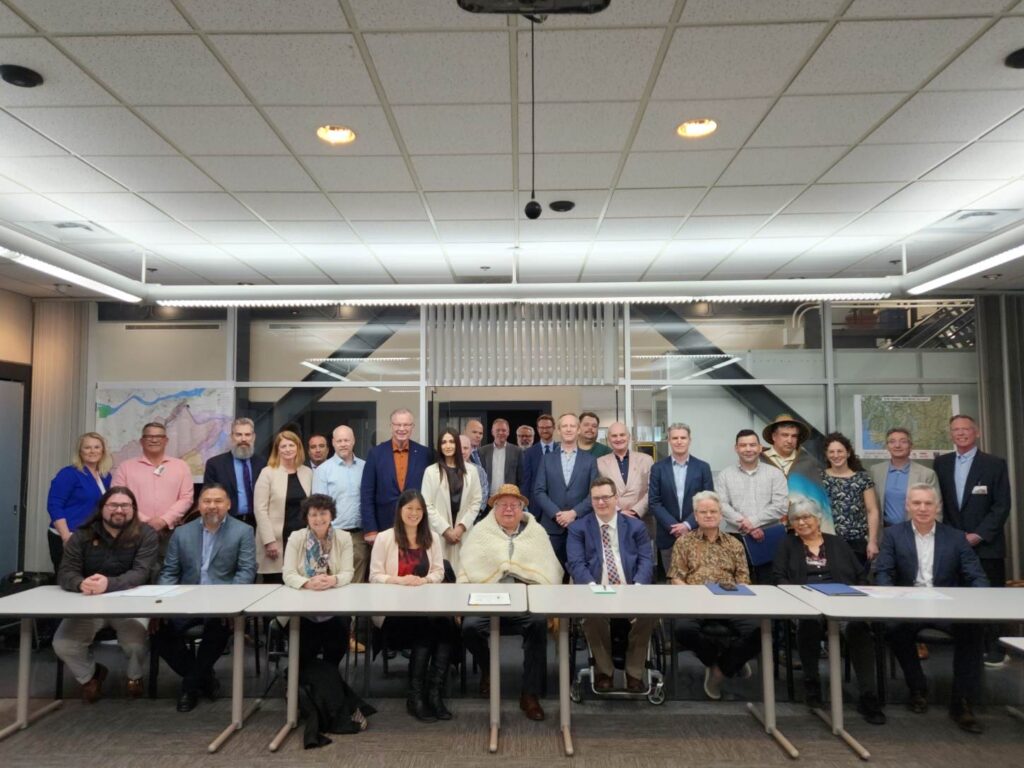 Semá:th Approves Multi-Government Flood Mitigation Framework. Picture of collaborative team: Semá:th First Nation; Leq’a-mel First Nation; Matsqui First Nation; the Province of British Columbia; the City of Abbotsford; and the City of Chilliwack. Photo Credit: Sumas First Nation.